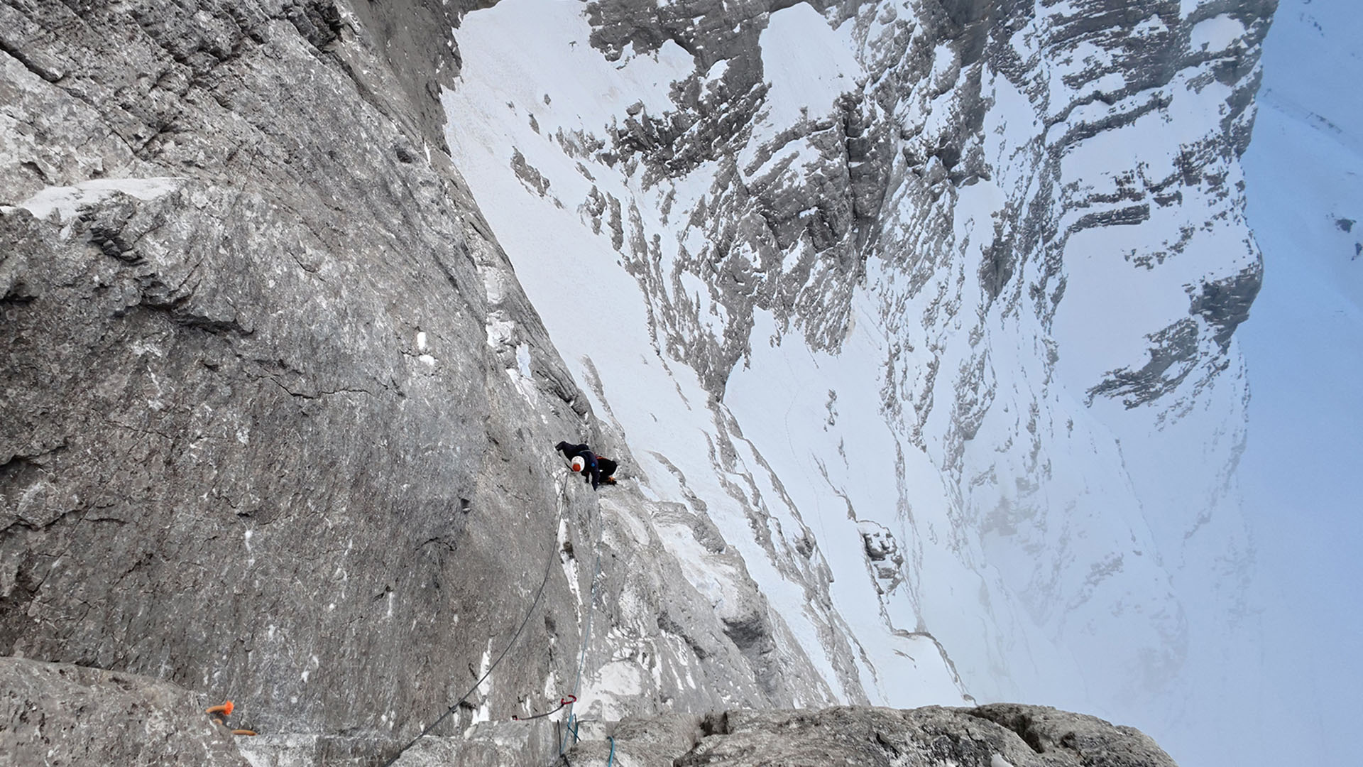 Eiger noordwand. Jelle Staleman boven de Schieriger Riss