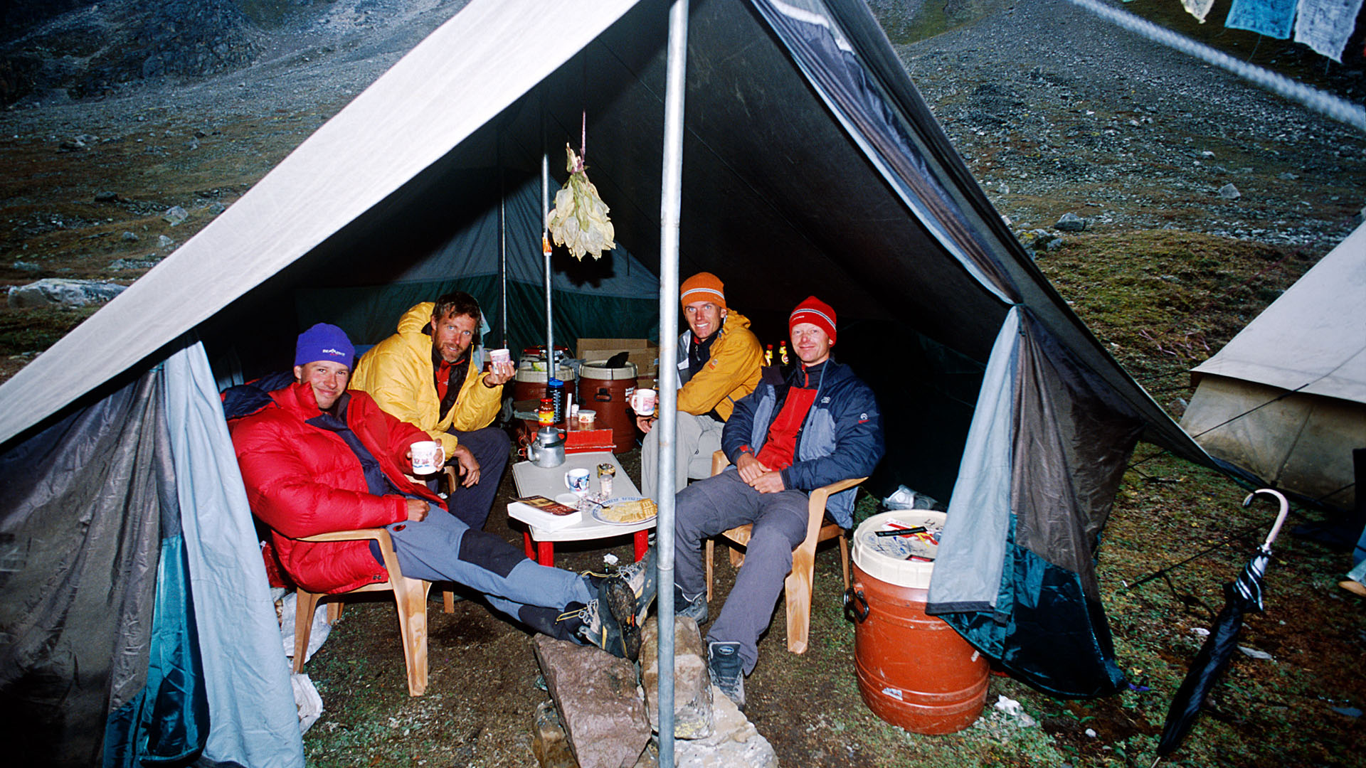 In het basiskamp van de Changabang expeditie - Bergbeklimmer Melvin Redeker