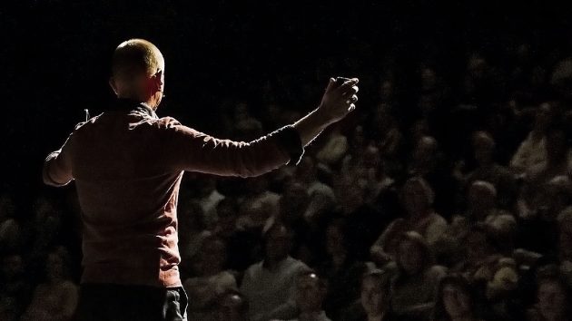 Spreker avonturier Melvin Redeker spreker met interactie en emotie