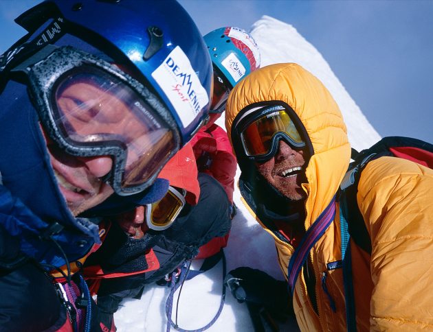 Spreker bergbeklimmer melvin Redeker met team op de top emoties top 6772m bhrigupanth